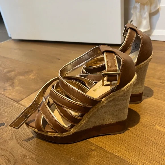 Wedges - Picture 2 of 2